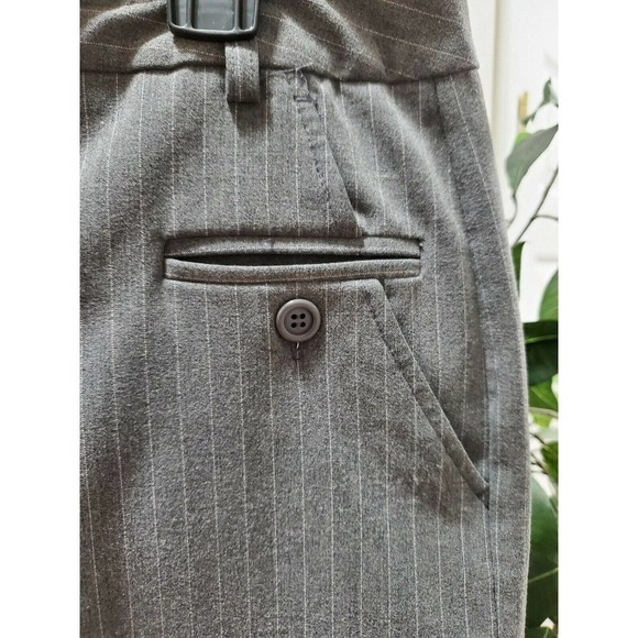 NewYork Clothing Women's Lined Gray Polyester Mid Rise Classic Bermuda Shorts 12 - Picture 2 of 11